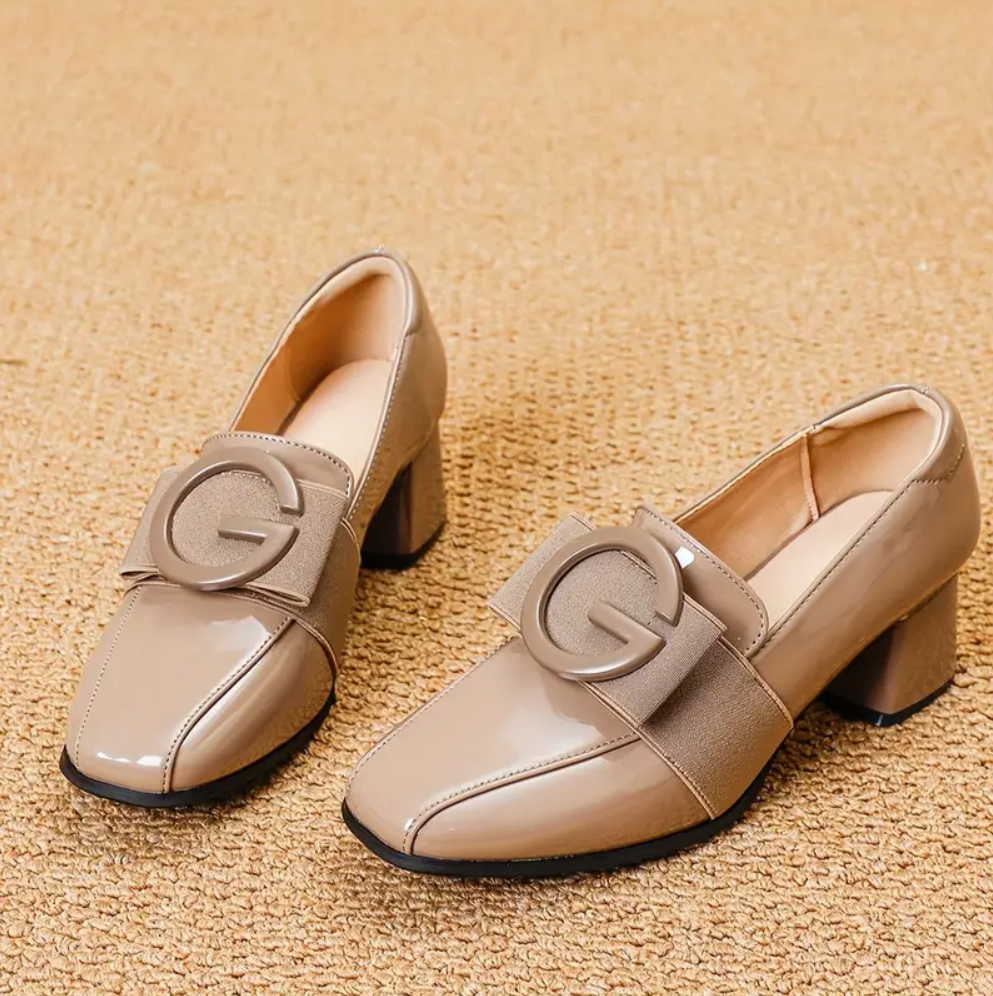 šZAPATILLA GOLDENš DEJATE LLEVAR POR EL LUJOšY ENAMORATE DE SU ESTILOš